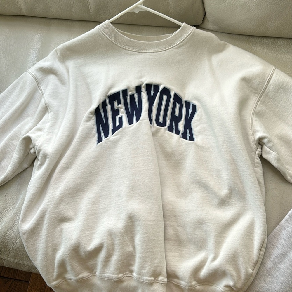 brandy melville sweatshirt
